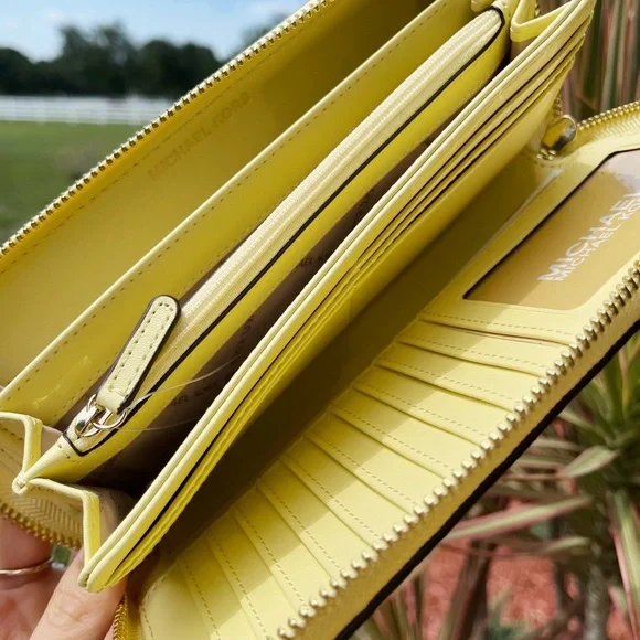 Michael Kors Jet Set Continental Large Wristlet Pebbled Leather Buttercup Yellow - Picture 4 of 5